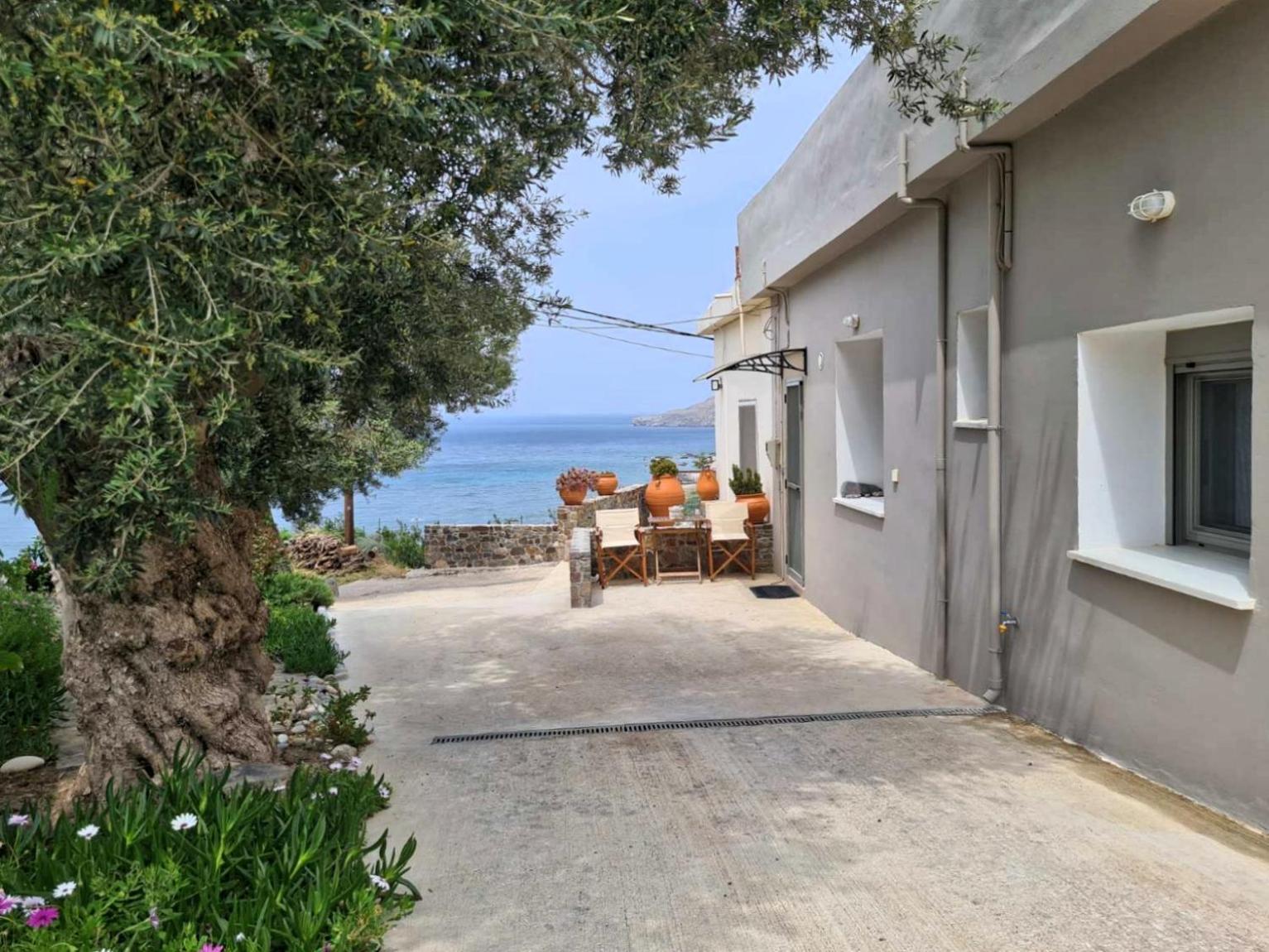 Colimbos Accommodation, 2 Min From The Beach Sfinarion Bagian luar foto